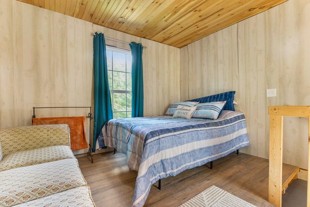 318 Snow Falls Lane, Dayton, TN 37321
