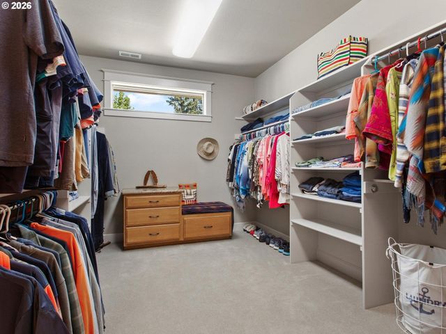 223 Southern Cross Ln, Woodland, WA 98674