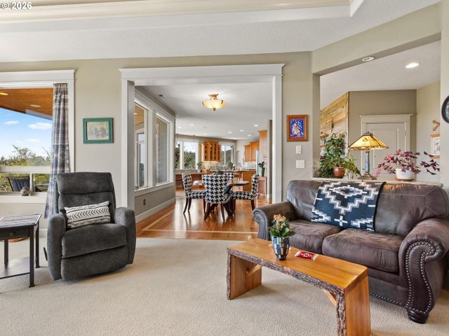 223 Southern Cross Ln, Woodland, WA 98674