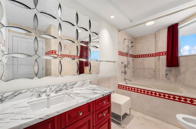 5025 Collins Ave PH-1, Miami Beach, FL 33140