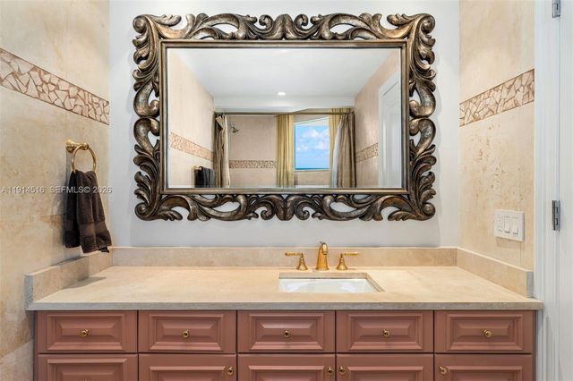 5025 Collins Ave PH-1, Miami Beach, FL 33140