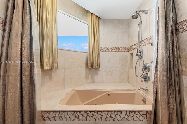 5025 Collins Ave PH-1, Miami Beach, FL 33140