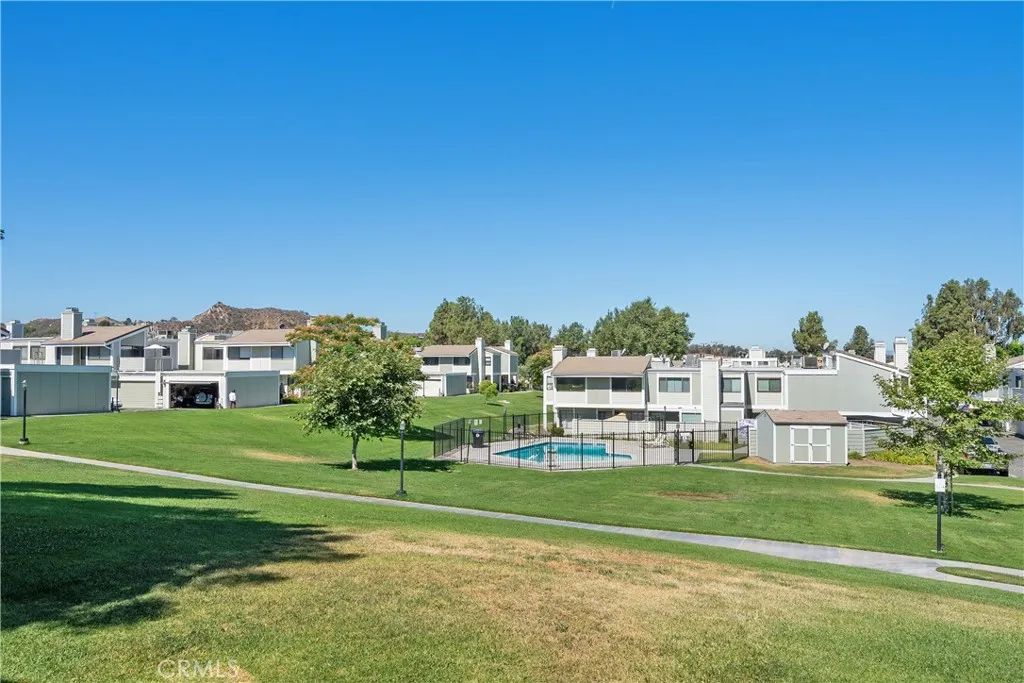 Image 13 of property listing at 27074 Hidaway Avenue 3, Canyon Country, CA 91351