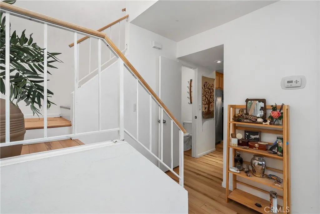 Image 20 of property listing at 27074 Hidaway Avenue 3, Canyon Country, CA 91351