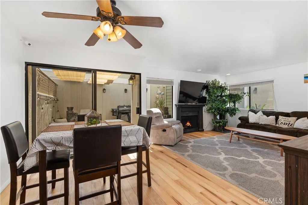 Image 3 of property listing at 27074 Hidaway Avenue 3, Canyon Country, CA 91351