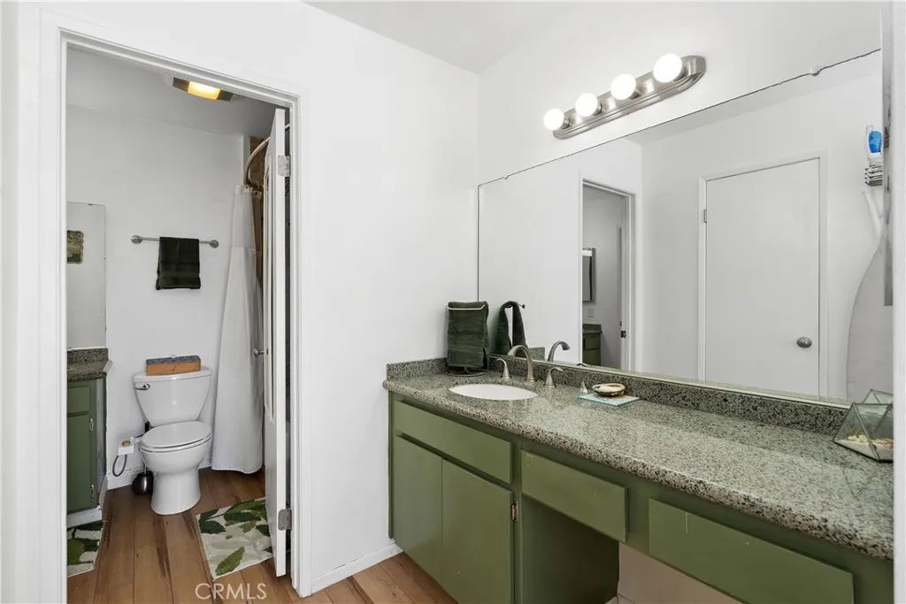 Image 26 of property listing at 27074 Hidaway Avenue 3, Canyon Country, CA 91351