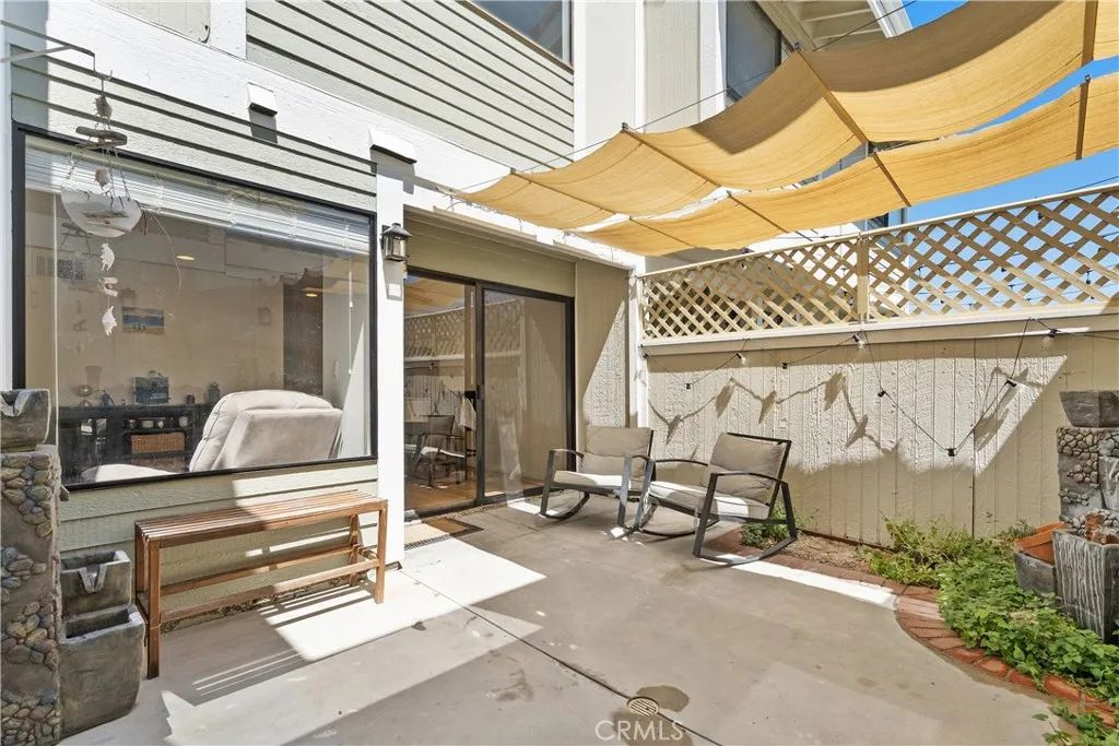 Image 28 of property listing at 27074 Hidaway Avenue 3, Canyon Country, CA 91351