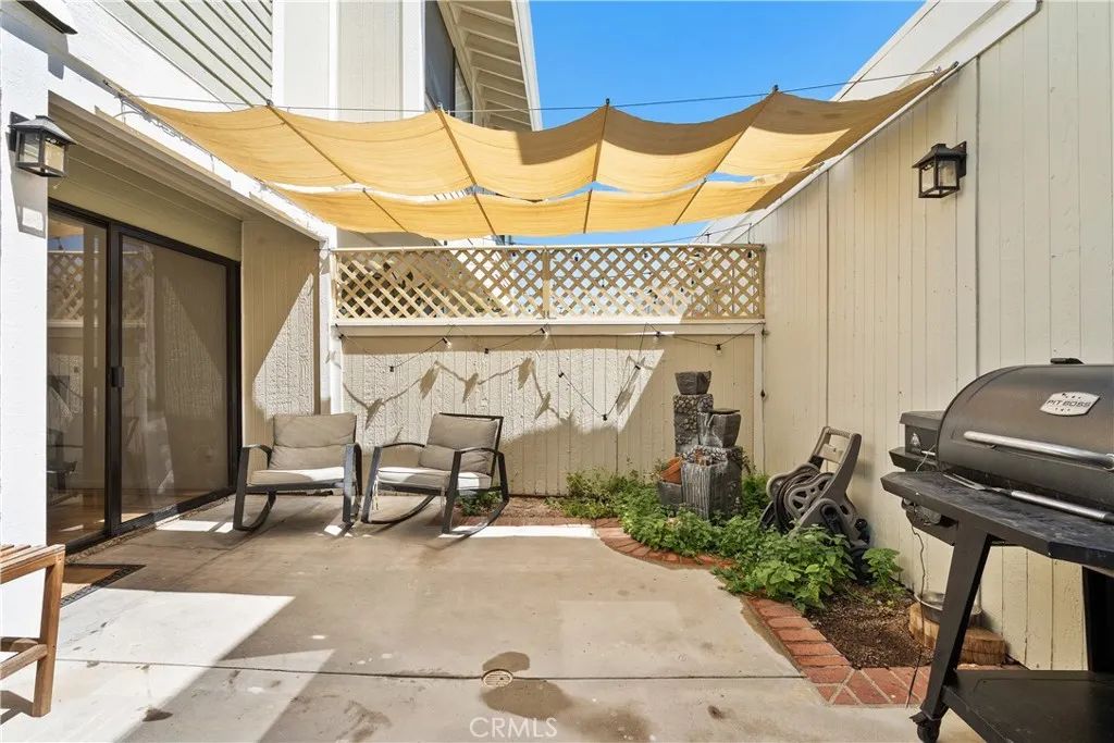 Image 29 of property listing at 27074 Hidaway Avenue 3, Canyon Country, CA 91351
