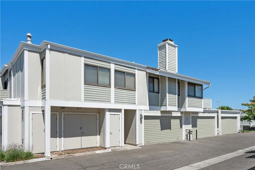 Image 30 of property listing at 27074 Hidaway Avenue 3, Canyon Country, CA 91351