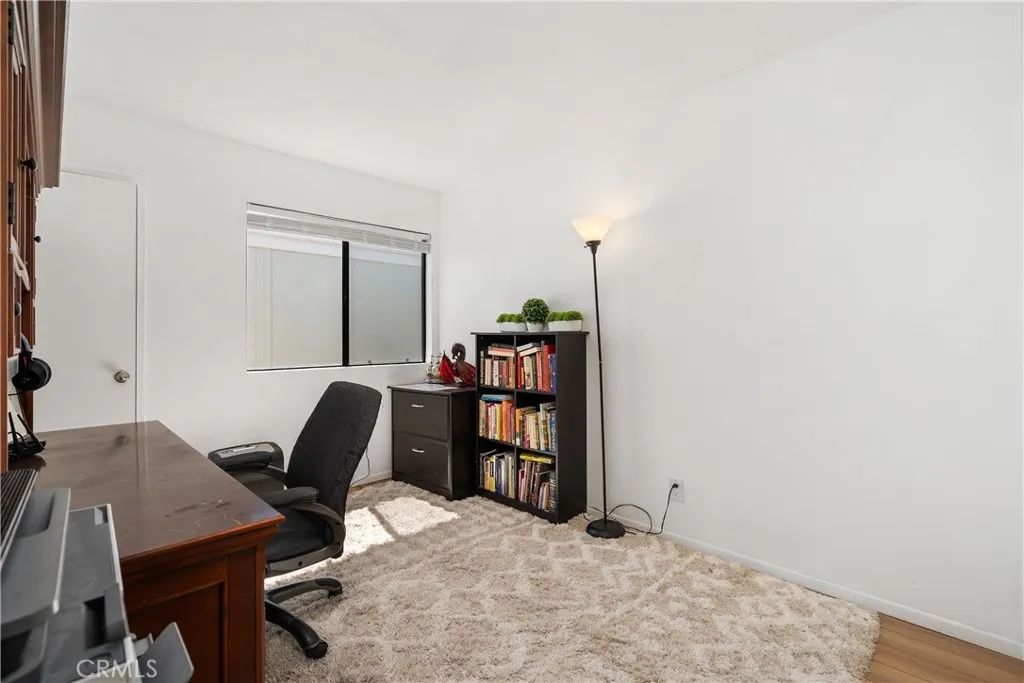 Image 7 of property listing at 27074 Hidaway Avenue 3, Canyon Country, CA 91351