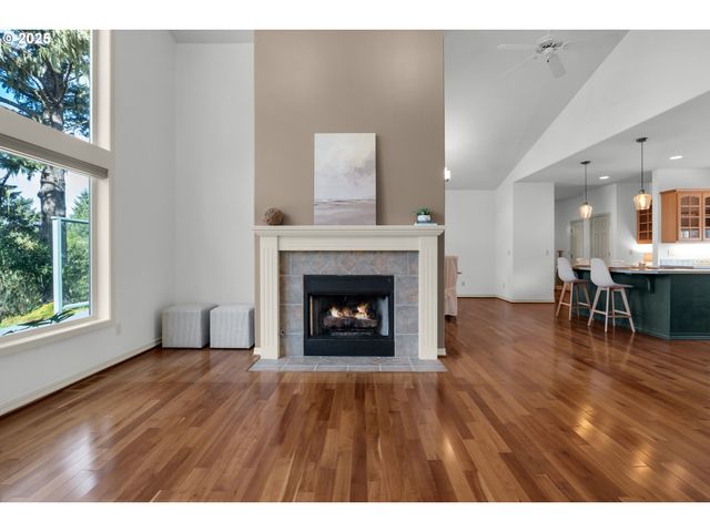 2998 PINE Ct, Gearhart, OR 97138