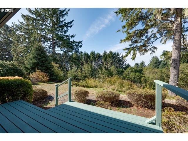 2998 PINE Ct, Gearhart, OR 97138