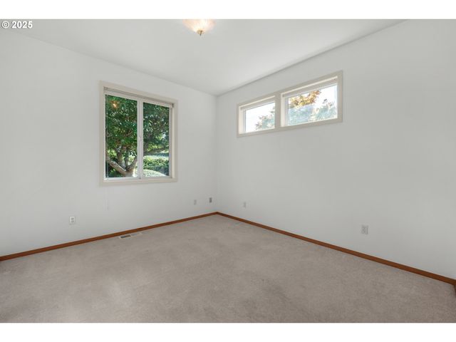 2998 PINE Ct, Gearhart, OR 97138