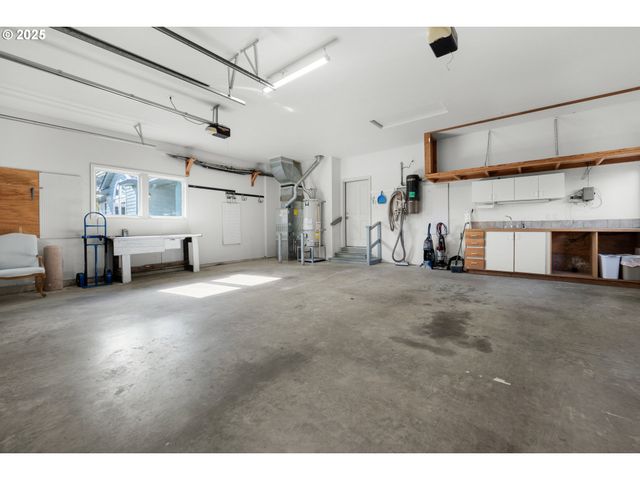 2998 PINE Ct, Gearhart, OR 97138