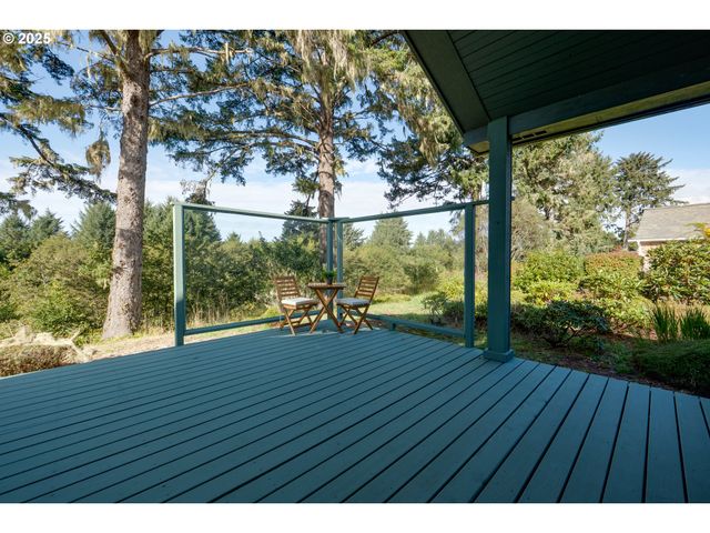 2998 PINE Ct, Gearhart, OR 97138