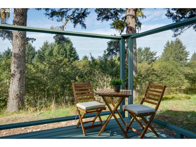 2998 PINE Ct, Gearhart, OR 97138