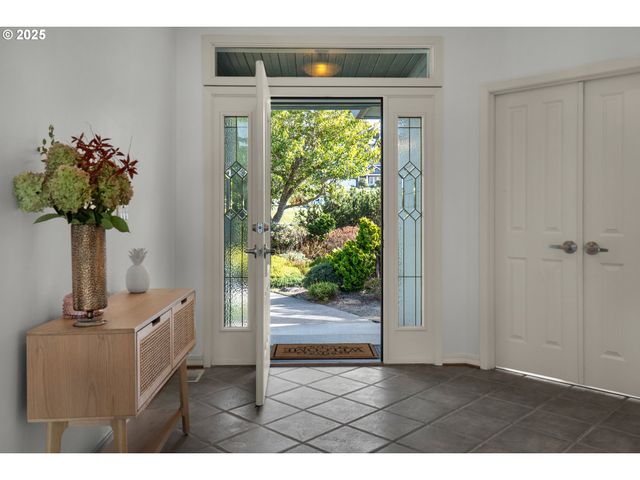 2998 PINE Ct, Gearhart, OR 97138