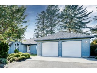 2998 PINE Ct, Gearhart, OR 97138