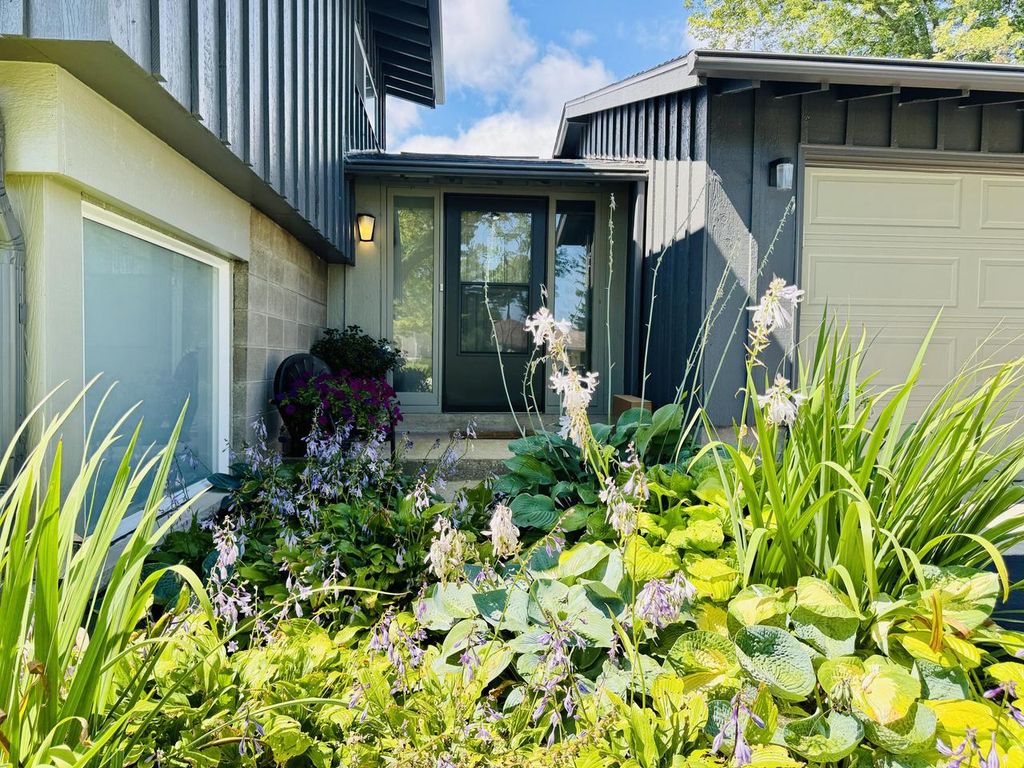 7459 N Chadwick ROAD, Glendale, WI 53217