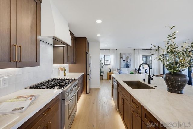 350 San Elijo, San Diego, CA 92106