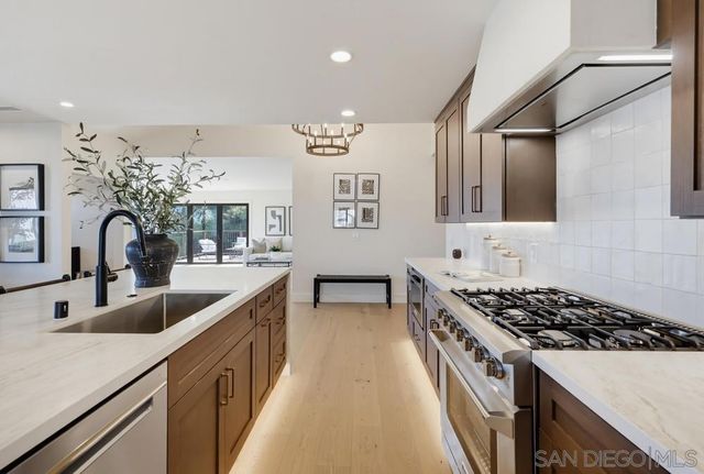 350 San Elijo, San Diego, CA 92106