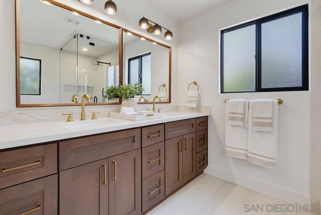 350 San Elijo, San Diego, CA 92106