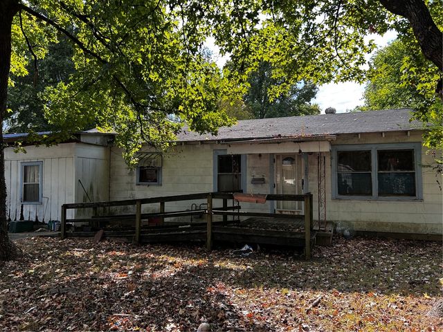 1325 S West Avenue, Fayetteville, AR 72701