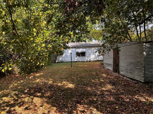 1325 S West Avenue, Fayetteville, AR 72701