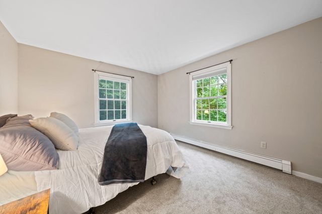 1 Millets Ln, Manchester, MA 01944