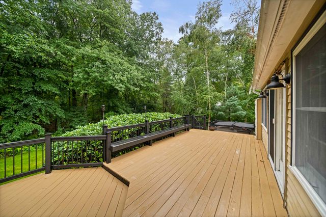 1 Millets Ln, Manchester, MA 01944