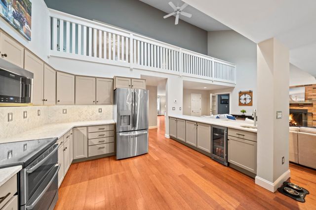 1 Millets Ln, Manchester, MA 01944