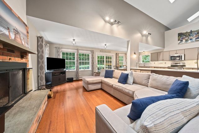 1 Millets Ln, Manchester, MA 01944