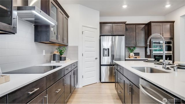 32341 Myrtle Avenue SE, Black Diamond, WA 98010