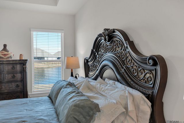 6464 Soaring Dr, Gonzales, LA 70737