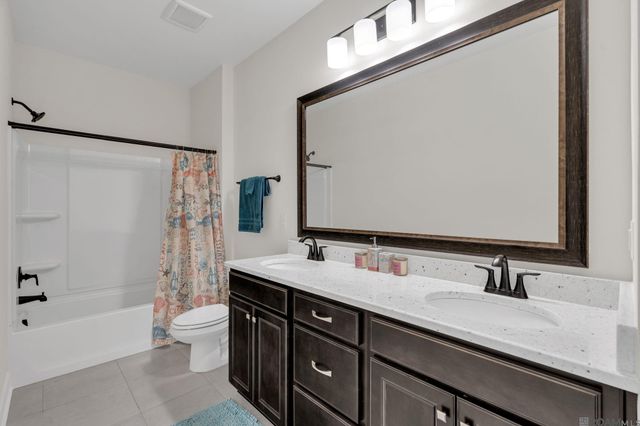 6464 Soaring Dr, Gonzales, LA 70737