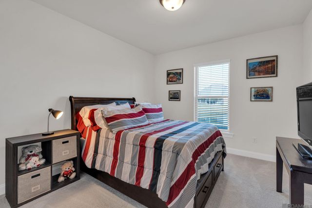 6464 Soaring Dr, Gonzales, LA 70737