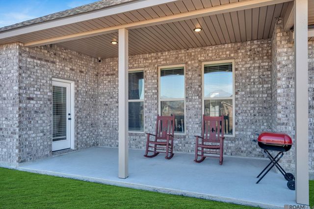 6464 Soaring Dr, Gonzales, LA 70737