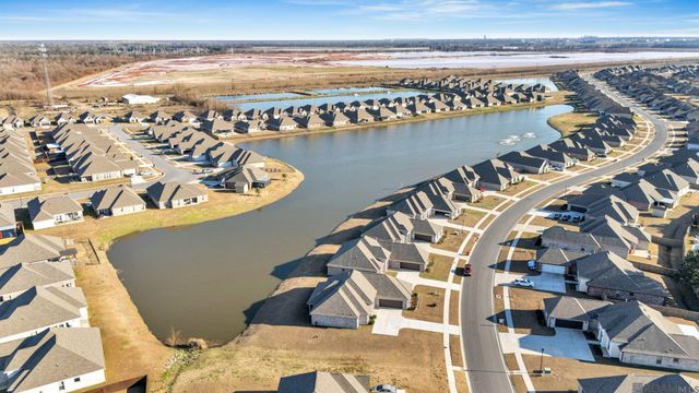 6464 Soaring Dr, Gonzales, LA 70737