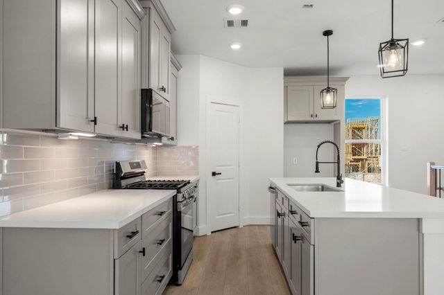 6330 Del Rio Street, Houston, TX 77021