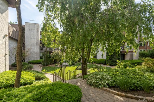 89 N Broadway 214, White Plains, NY 10603