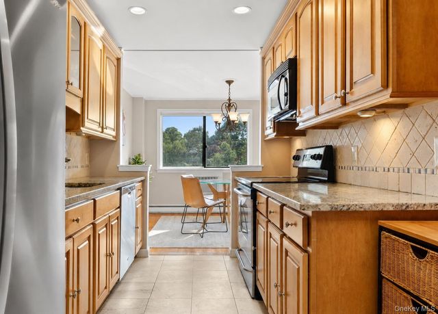 89 N Broadway 214, White Plains, NY 10603