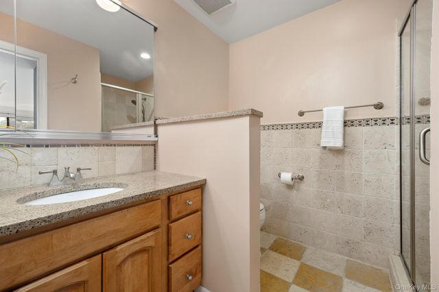 89 N Broadway 214, White Plains, NY 10603