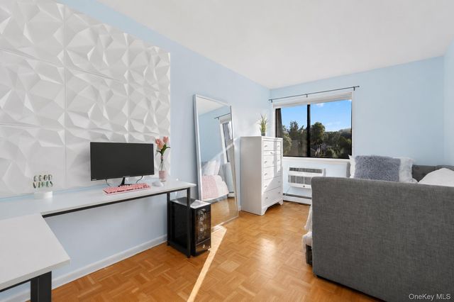 89 N Broadway 214, White Plains, NY 10603