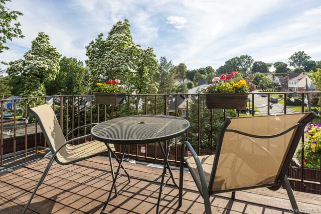 89 N Broadway 214, White Plains, NY 10603