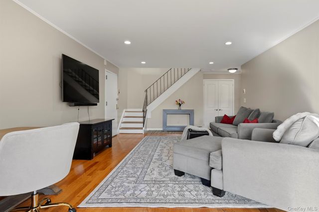 89 N Broadway 214, White Plains, NY 10603