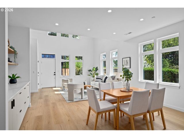 10992 Se Stanley Ave, Milwaukie, OR 97222