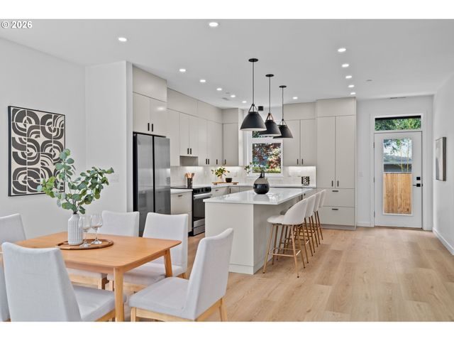 10992 Se Stanley Ave, Milwaukie, OR 97222