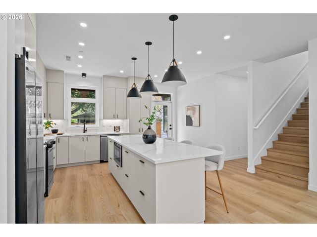 10992 Se Stanley Ave, Milwaukie, OR 97222