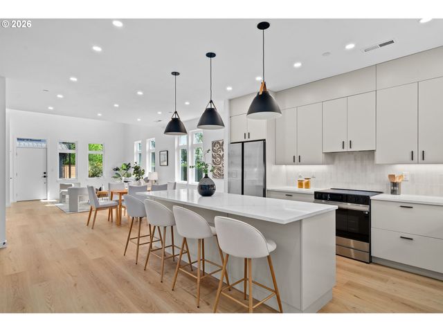 10992 Se Stanley Ave, Milwaukie, OR 97222