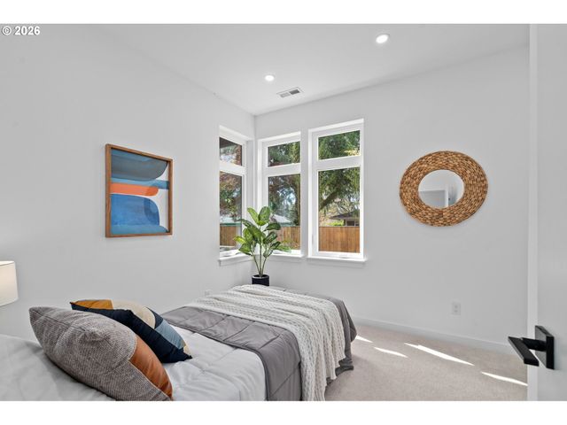 10992 Se Stanley Ave, Milwaukie, OR 97222